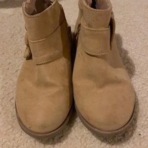 Girls boots